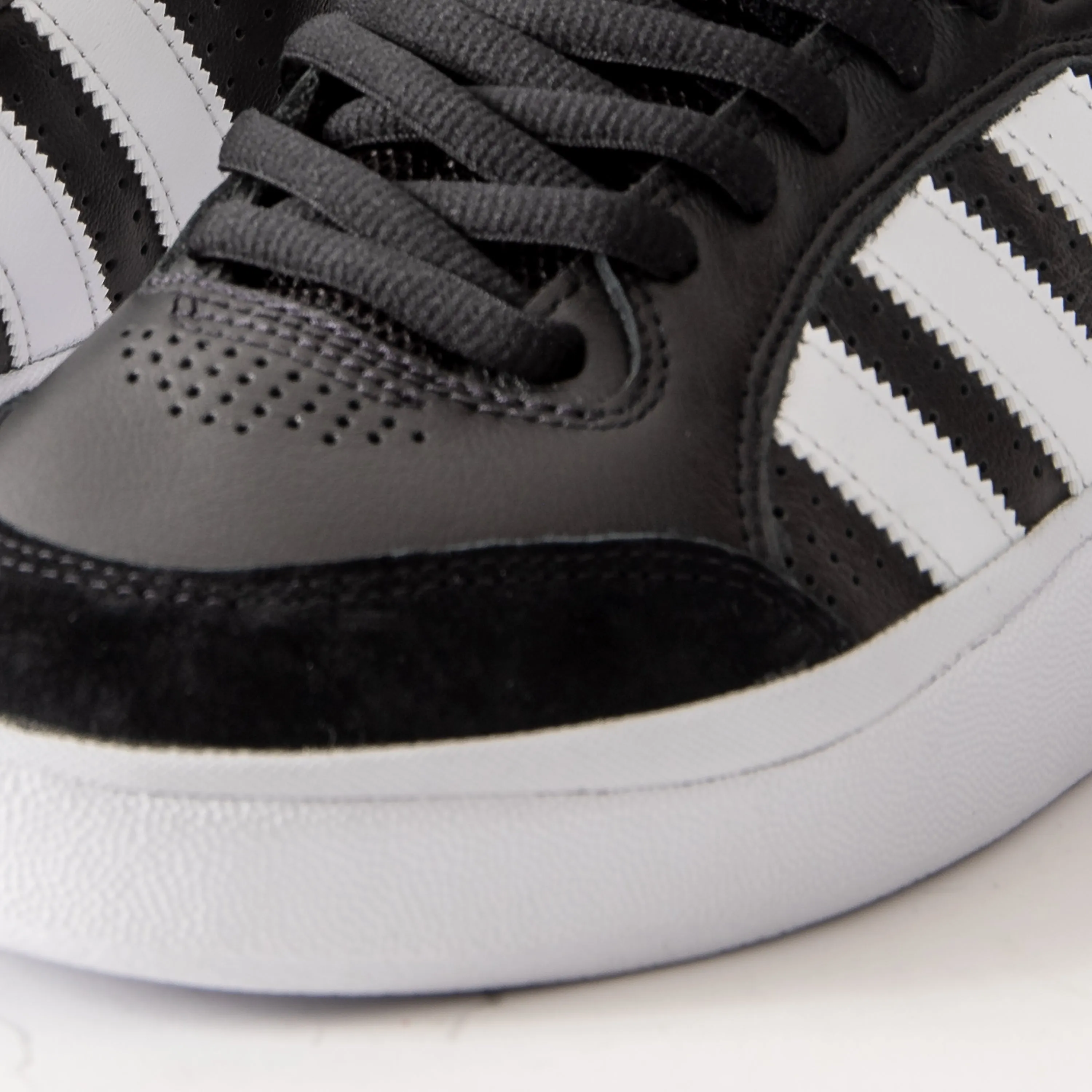 Adidas - Tyshawn Low (Black/White)