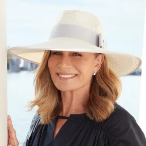 Canopy Bay by Deborah Hutton Jardin Fedora - Ivory/Smoke