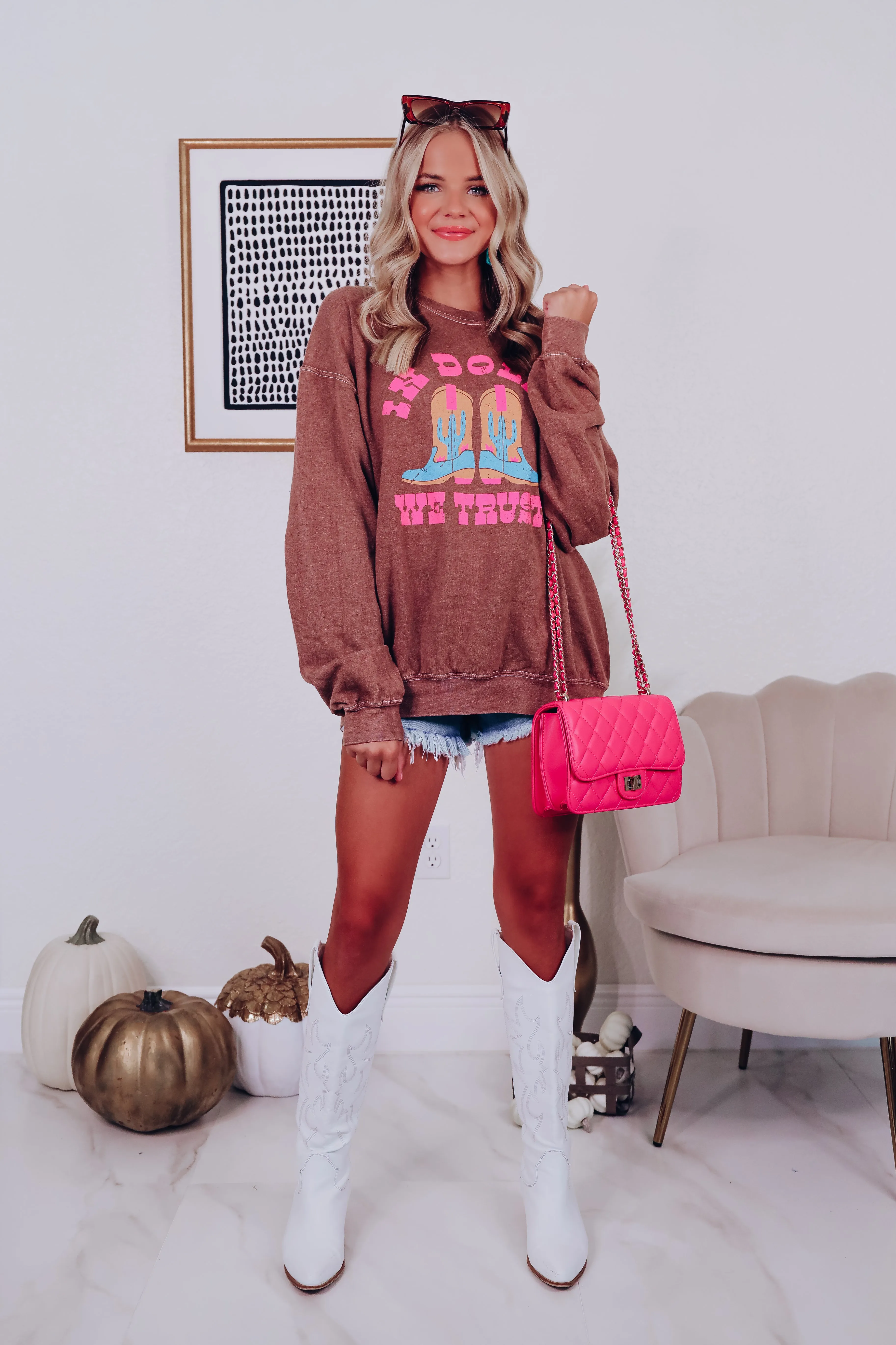 In Dolly We Trust Graphic Sweatshirt - Brown