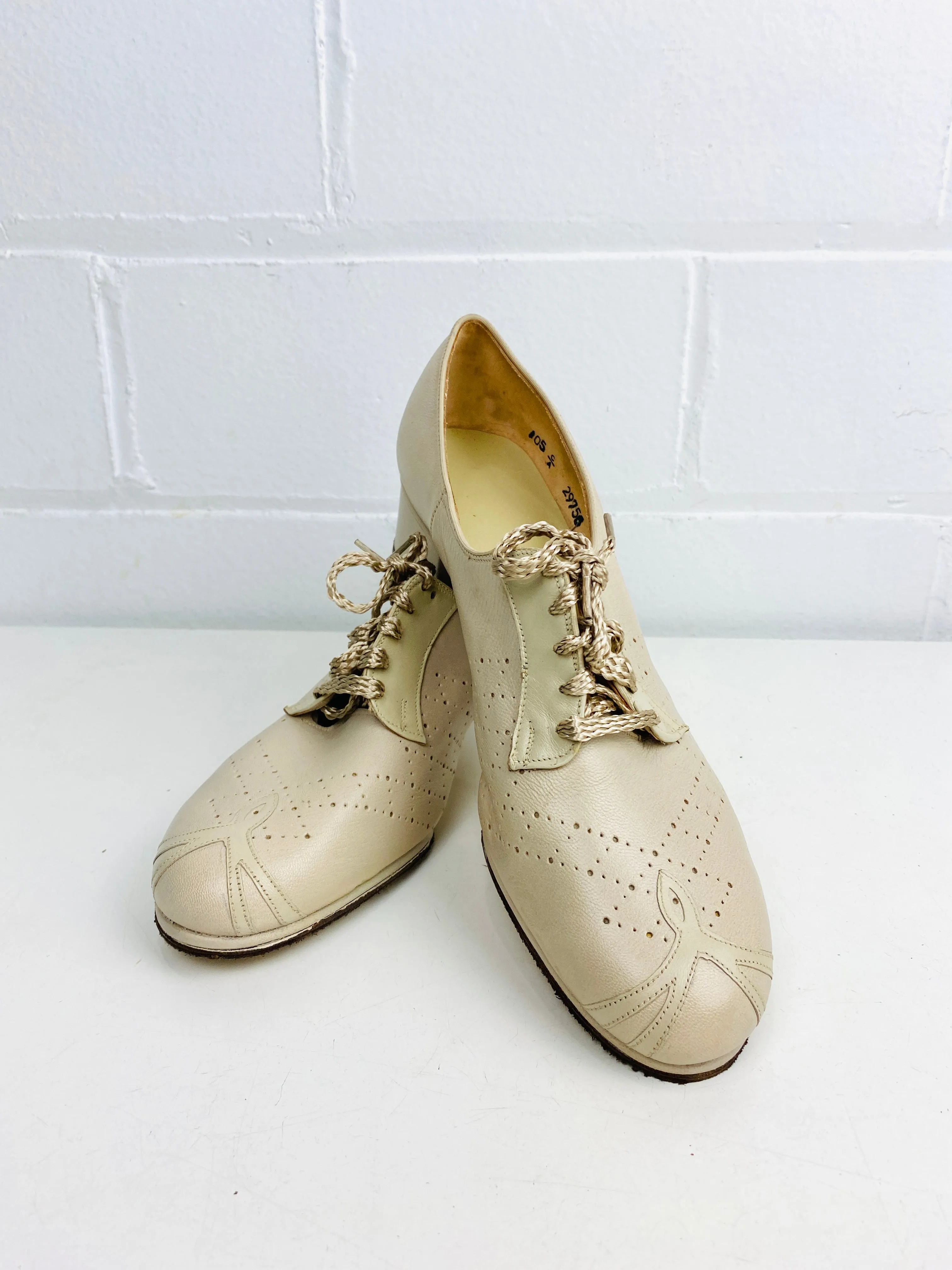 Vintage Deadstock Shoes, Women's 1980s Beige Leather Cuban Heel Oxfords, NOS, 1084