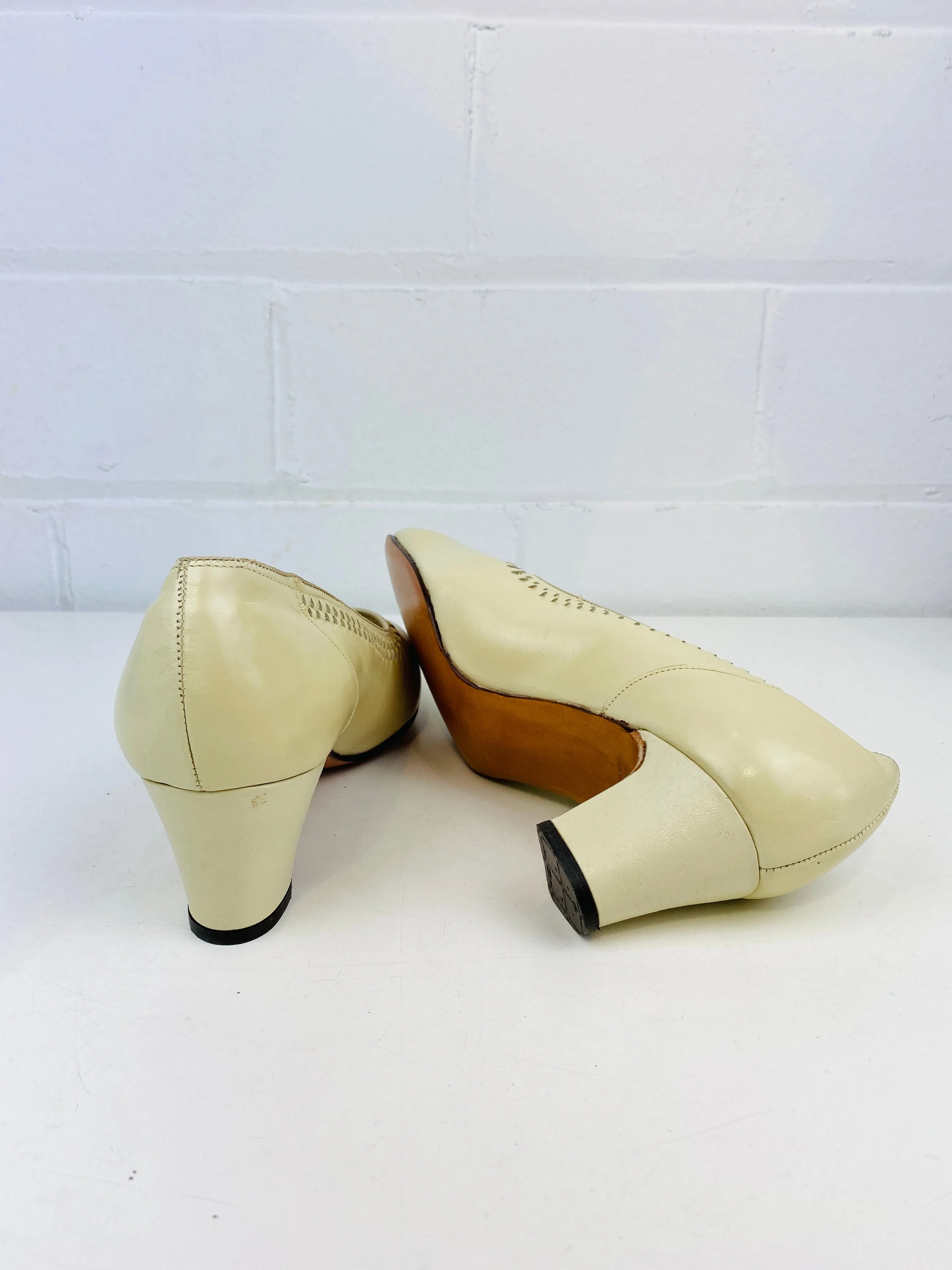 Vintage Deadstock Shoes, Women's 1980s Beige Leather Mid-Heel Pumps, NOS, 7681